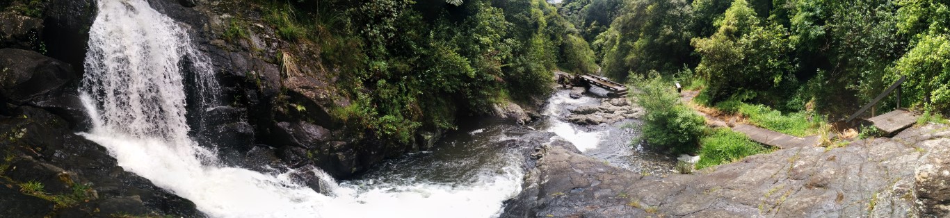 Ein schönes Panoramabild vom Wasserfall
